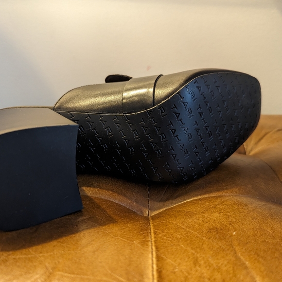 Tahari Porter leapord mule, size 9 - Picture 2 of 4